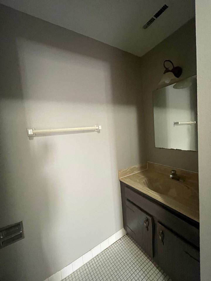 7630 W Dean Rd - Photo 6 of 8