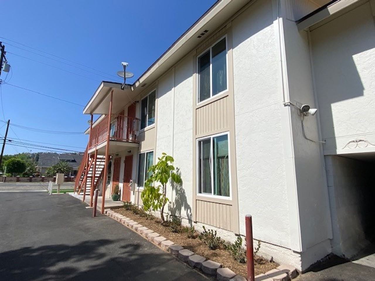 114 - Robert Hammond (Santa Paula) - Photo 5 of 6