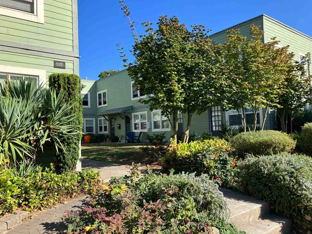 2031 N Watts - Photo 2 of 7