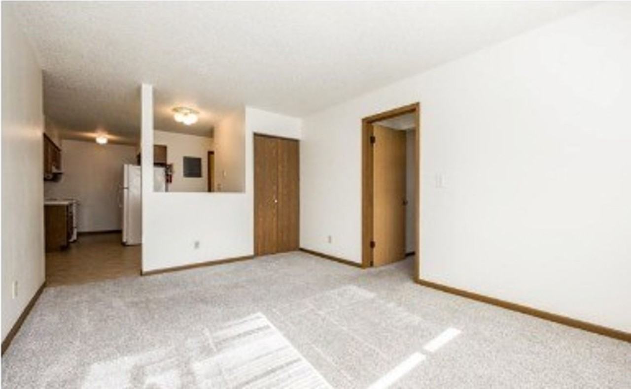 Dodge Street Apartments - Photo 3 of 12