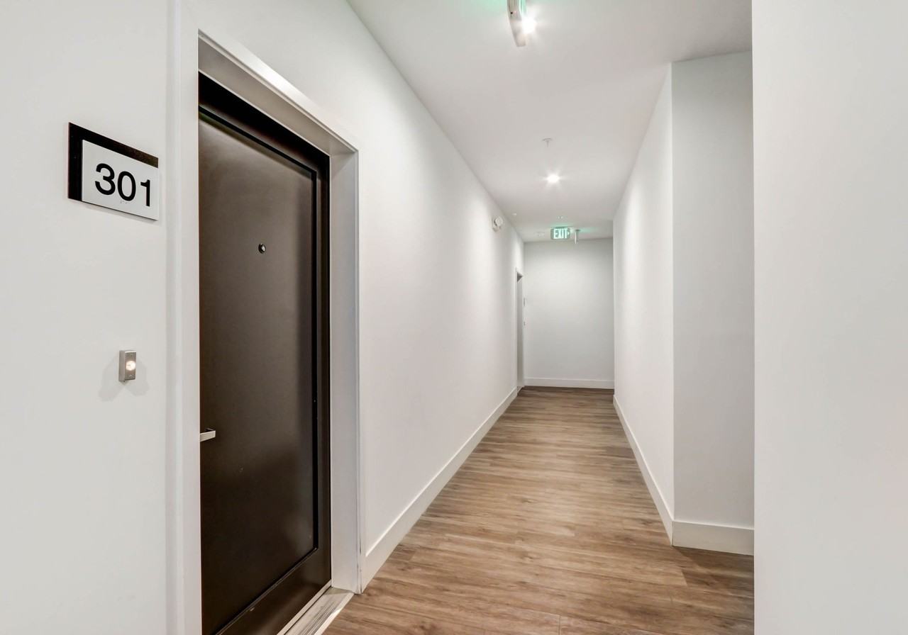 Bassett 54 - Photo 2 of 8