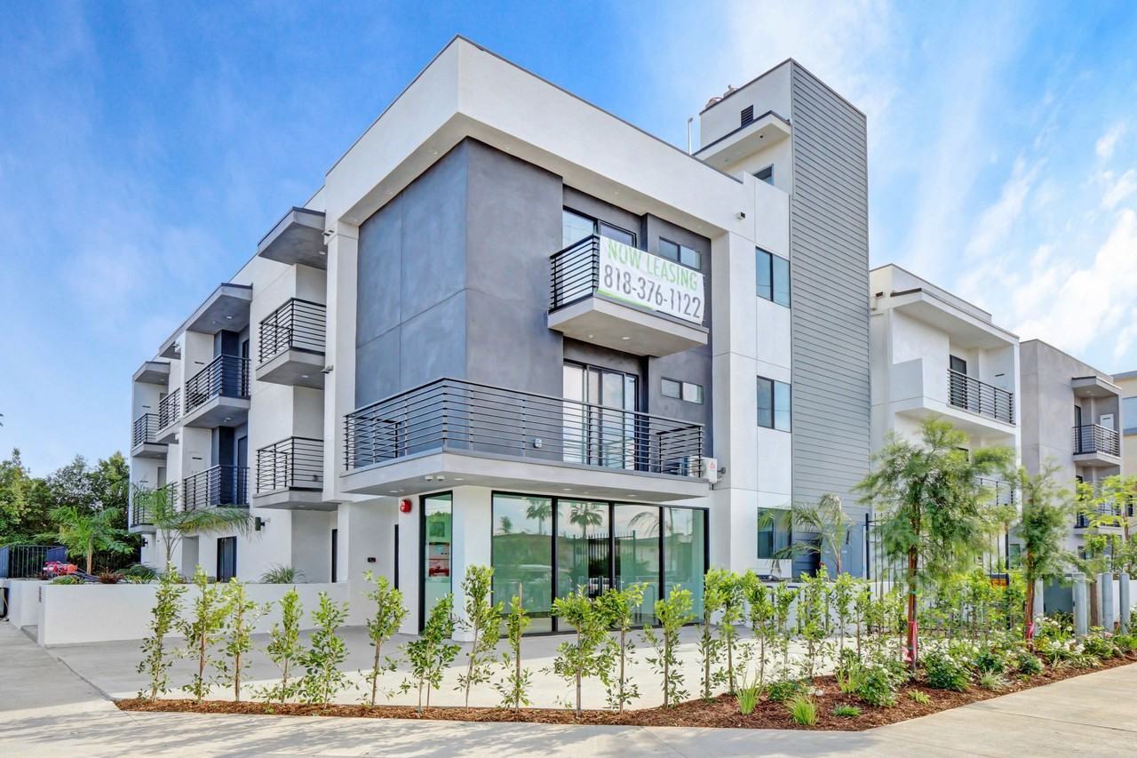 Bassett 54 - Photo 3 of 8