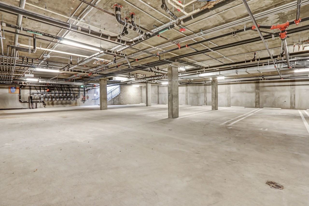 Bassett 54 - Photo 7 of 8