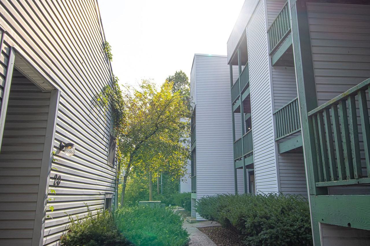 Cliffside Manor - Photo 3 of 21