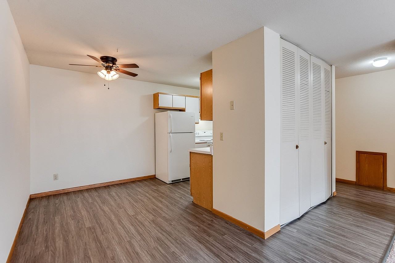 2435 Pillsbury Apartments - Photo 7 of 15