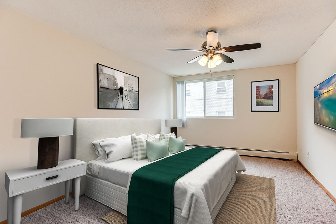 2435 Pillsbury Apartments - Photo 3 of 15