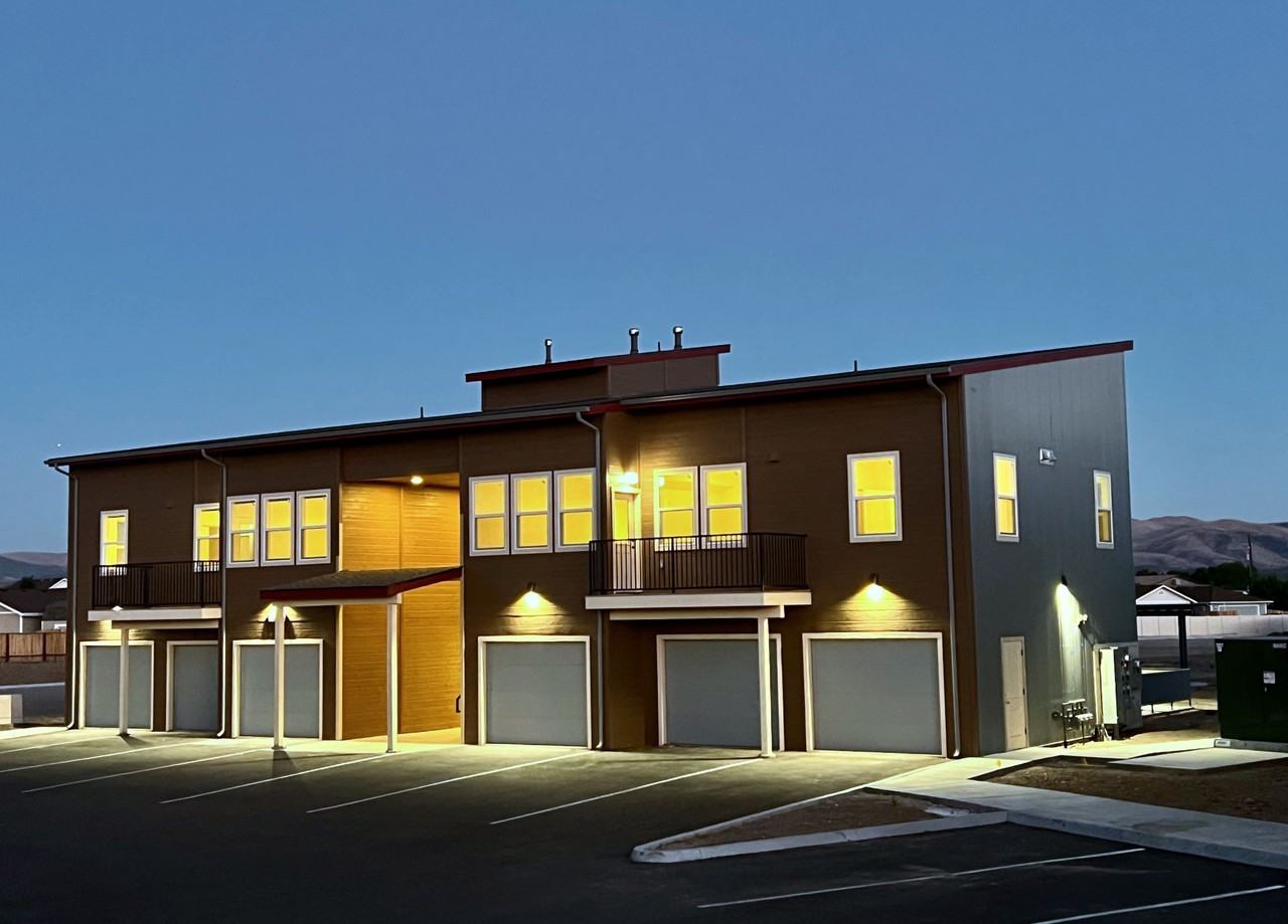 Residence 1861 - Photo 2 of 18