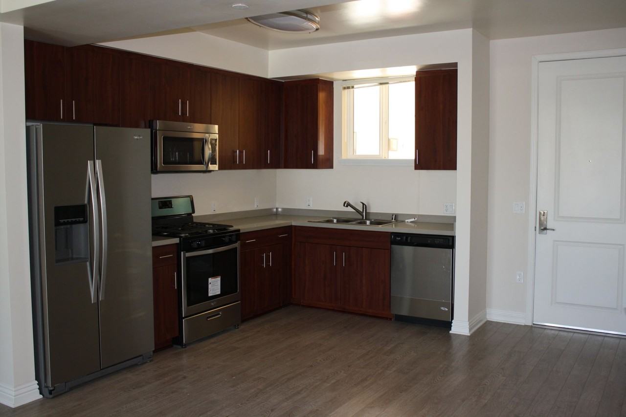 Huston Court - Photo 4 of 26