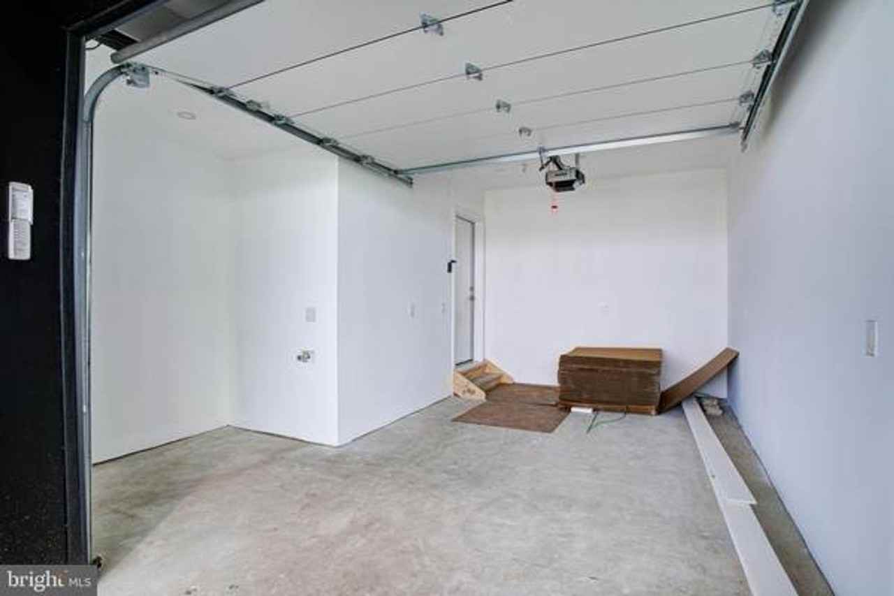 1751 N Howard St - Photo 5 of 50
