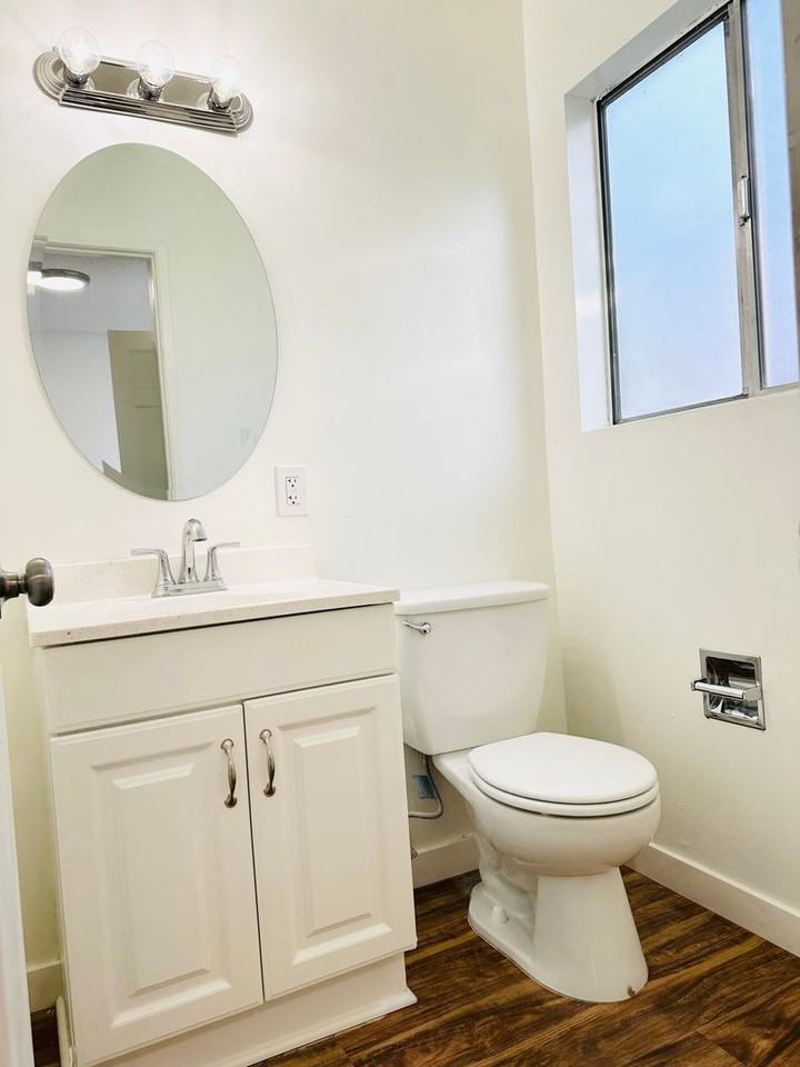 Townhome 2 bed 1.5 Bath in Anaheim - Photo 6 of 18