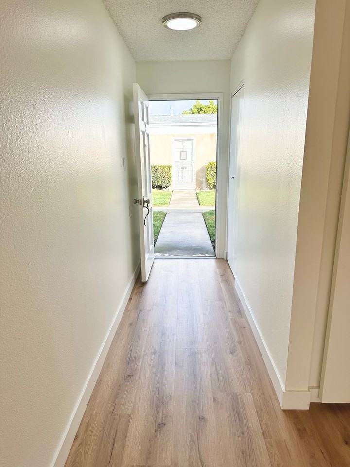 Townhome 2 bed 1.5 Bath in Anaheim - Photo 3 of 10