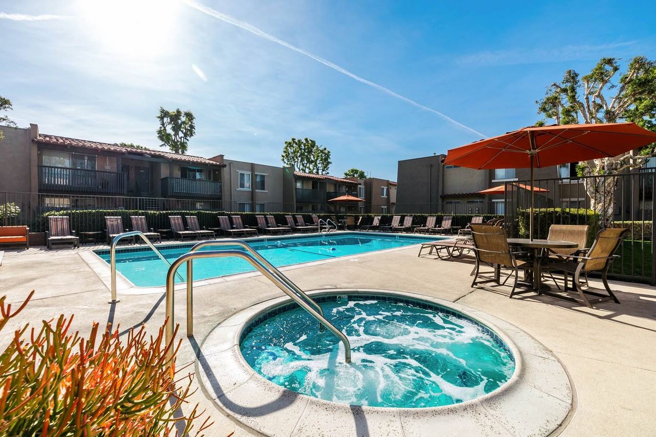 CASA GRANDE APARTMENT HOMES - Photo 4 of 45