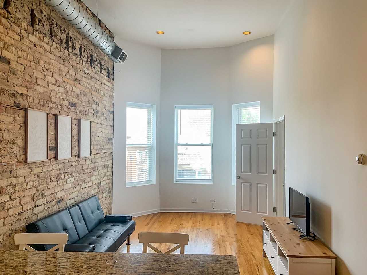 2450 N. Southport - Photo 5 of 9