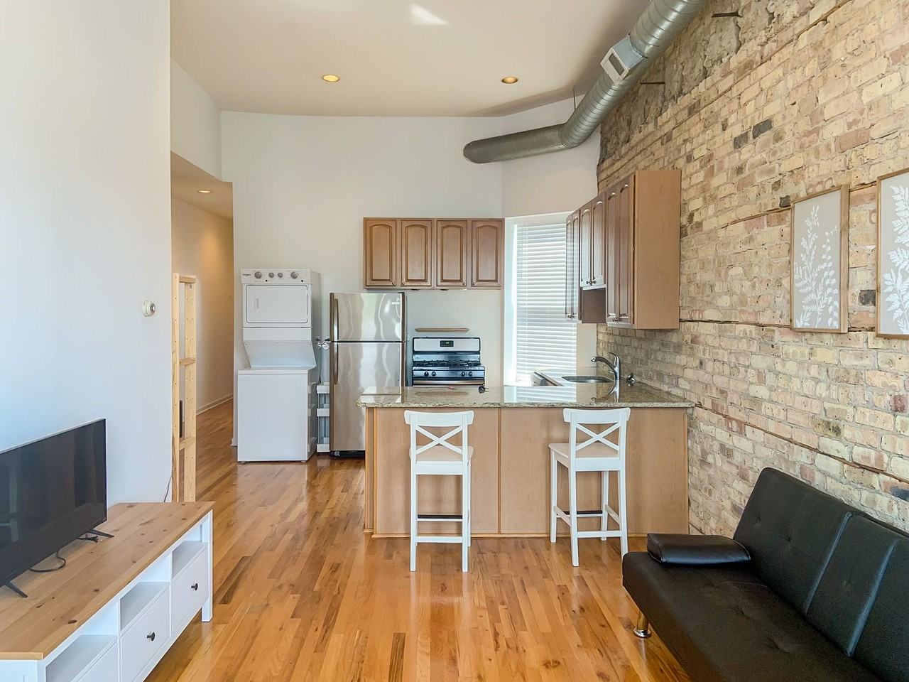 2450 N. Southport - Photo 6 of 9