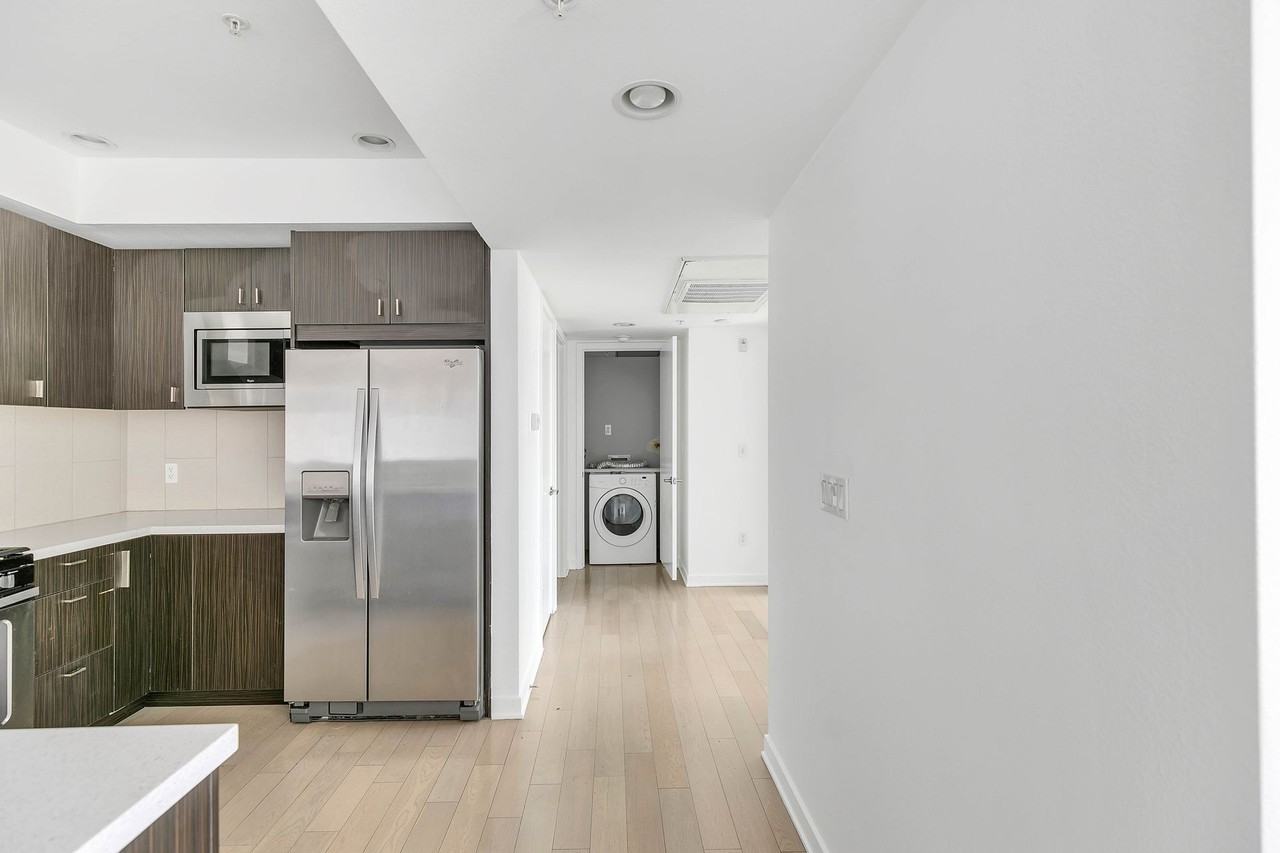 11900 Courtleigh Dr - Photo 5 of 12