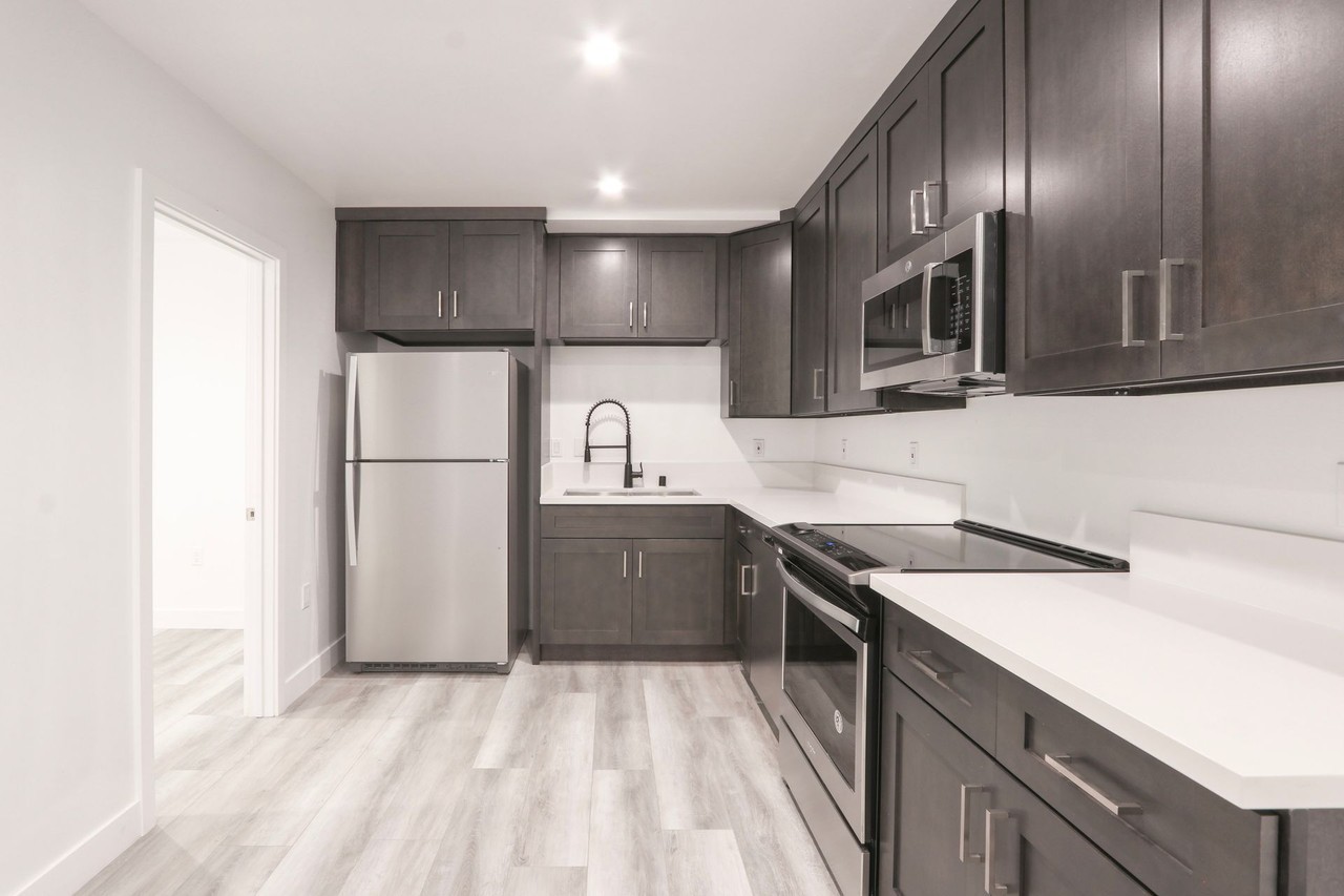 451 Coronado Terrace Apartments - Photo 7 of 17