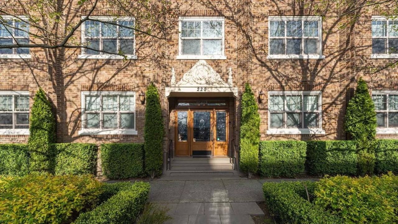 Westland Manor - Photo 2 of 4