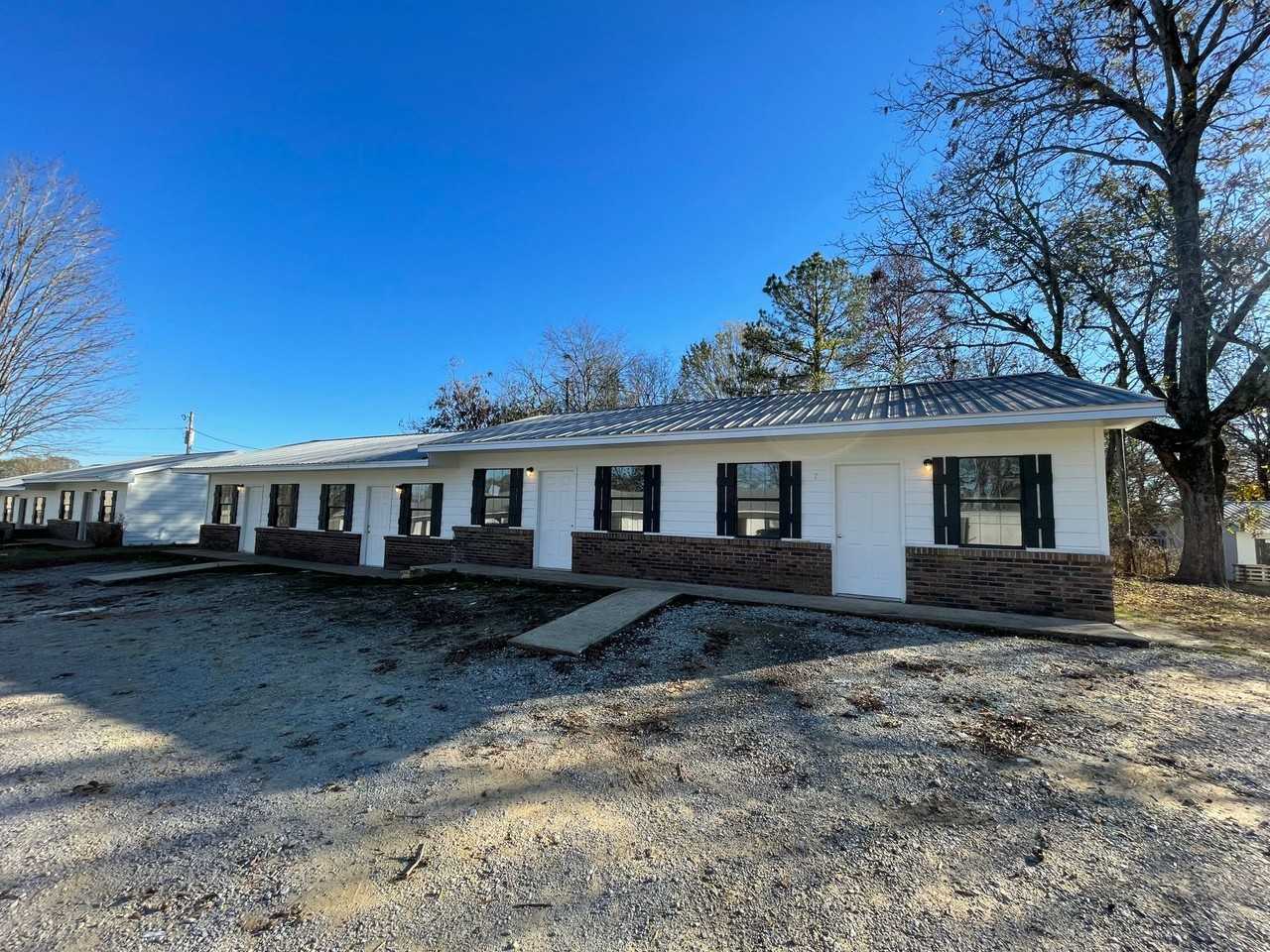 Golden Maple Apartments - Photo 2 of 13