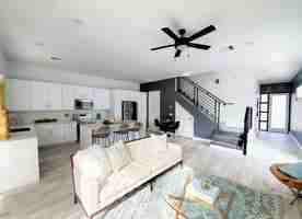 featured image of 3900 N 30th St