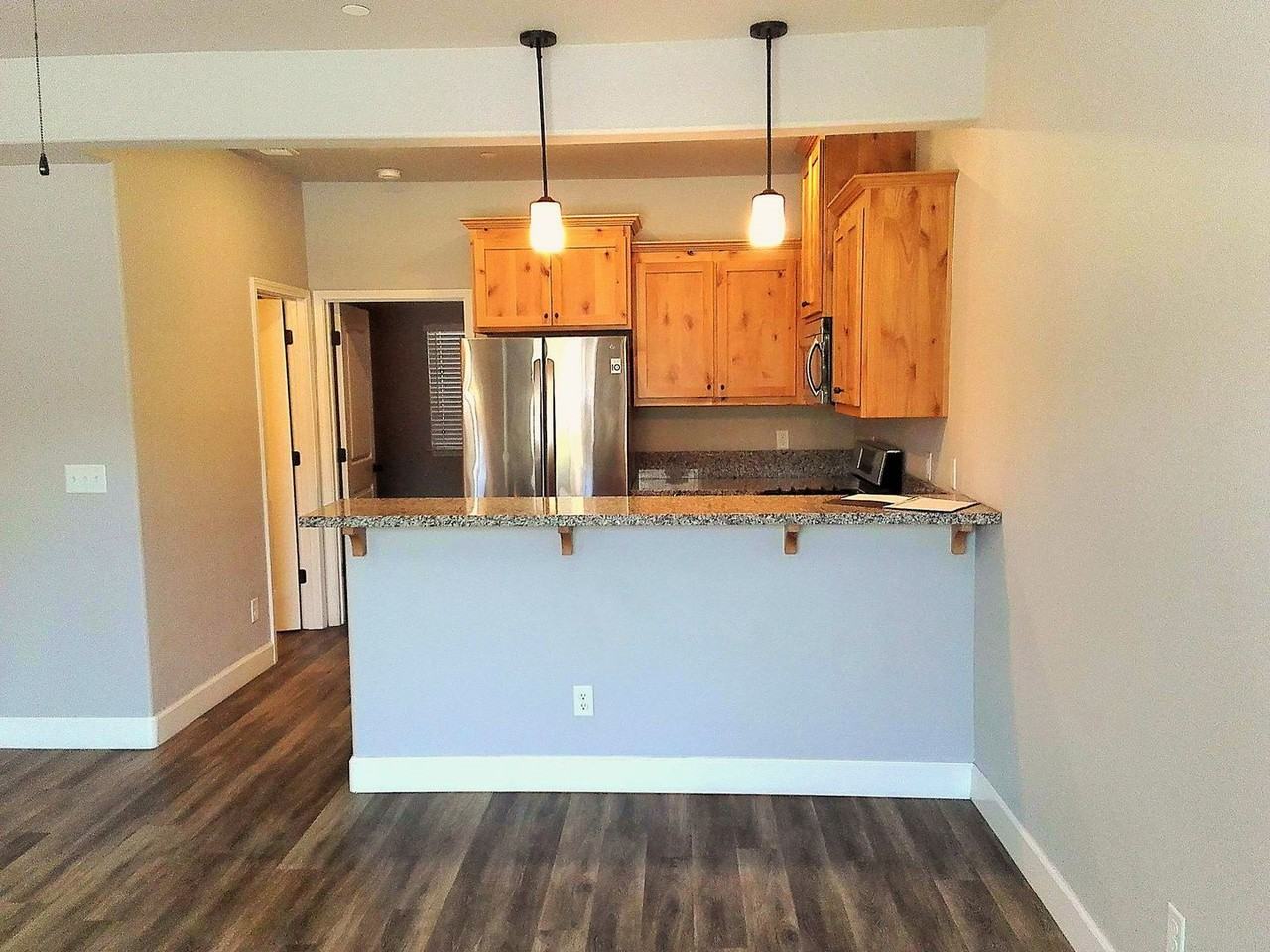 Midtown 557 - Photo 6 of 13