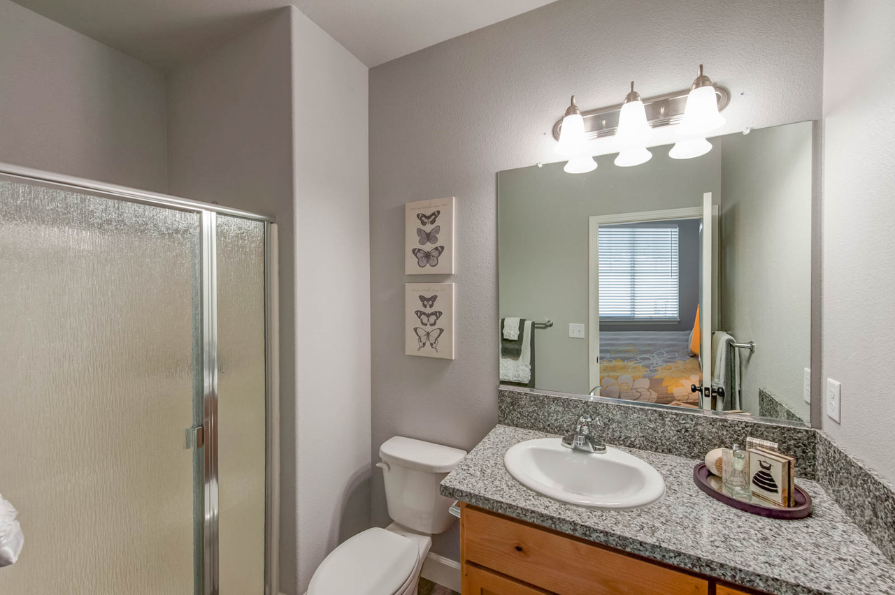 Midtown 557 - Photo 7 of 12