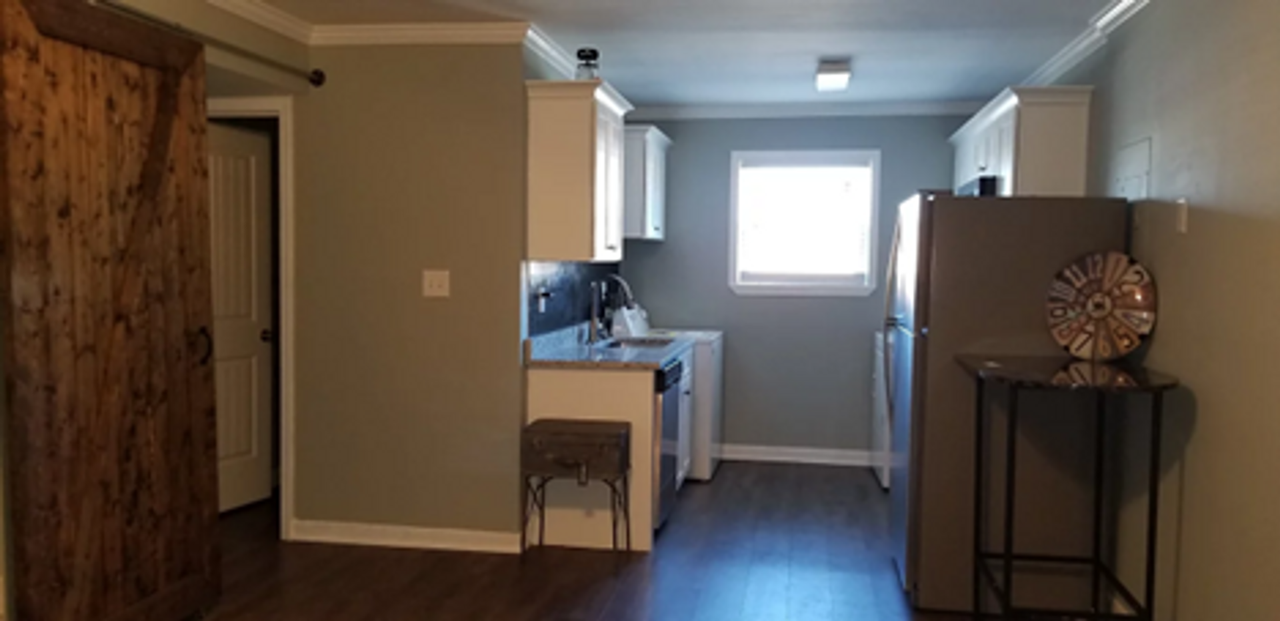 Avondale III Apartments - Photo 2 of 9