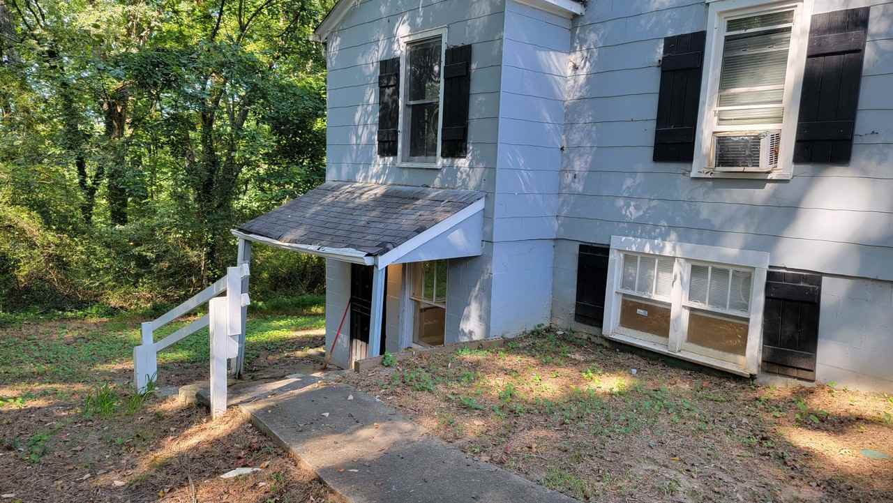 2375 North Circle Dr. NW - Photo 2 of 15