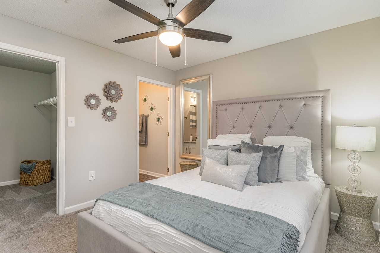 Litchfield Oaks Apartments - Photo 5 of 37