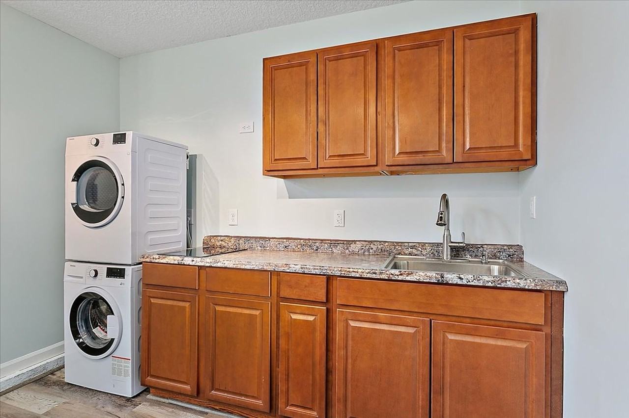 3710 Hawks Bay Court - Photo 5 of 10