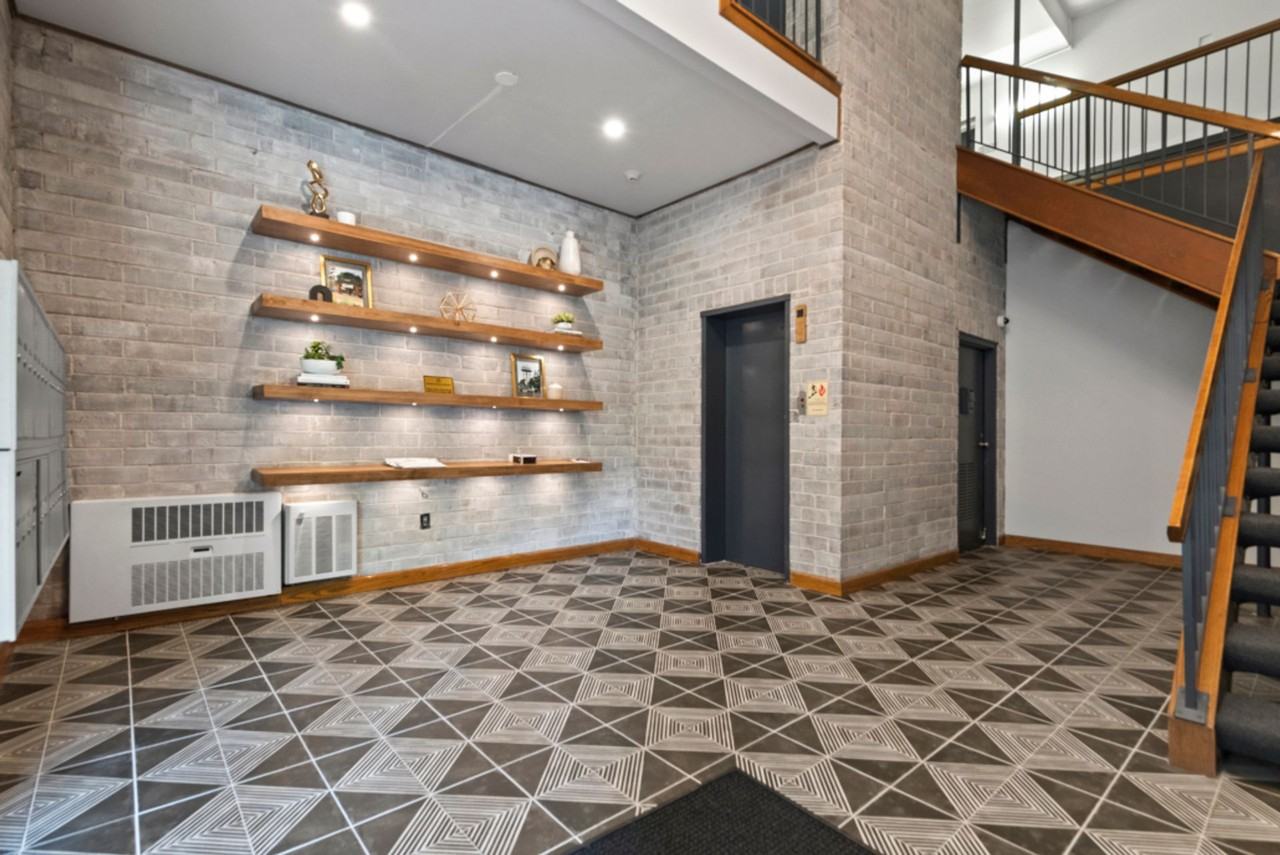 DG Crossing - Photo 2 of 8