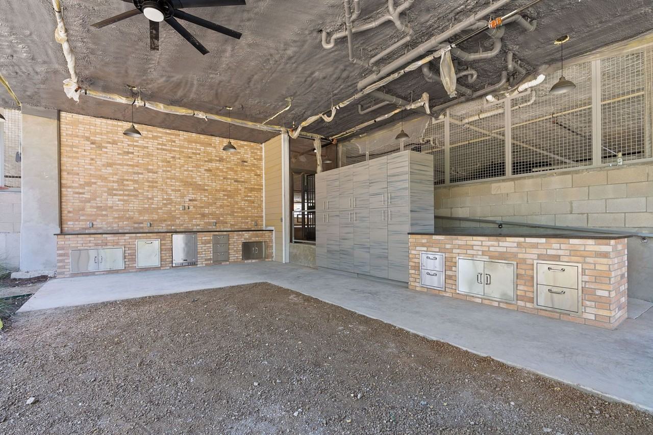 Little Ford - Photo 7 of 7