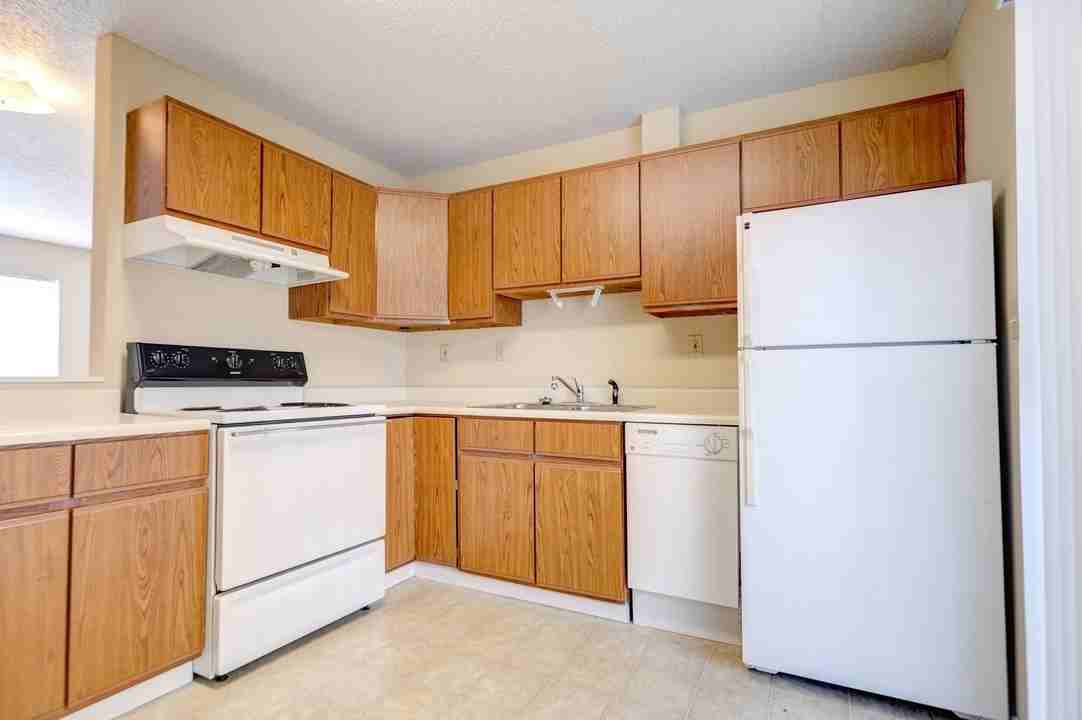 300 E. Fairlawn - Photo 4 of 50