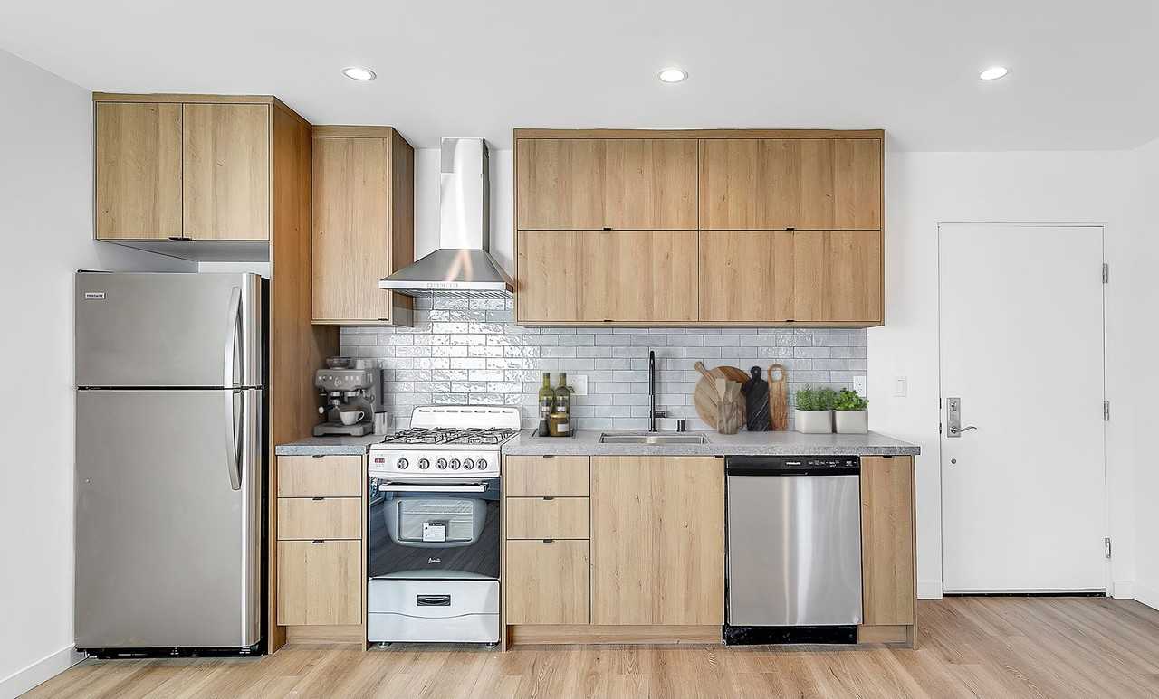 233 Rosemont Ave. - Photo 2 of 7