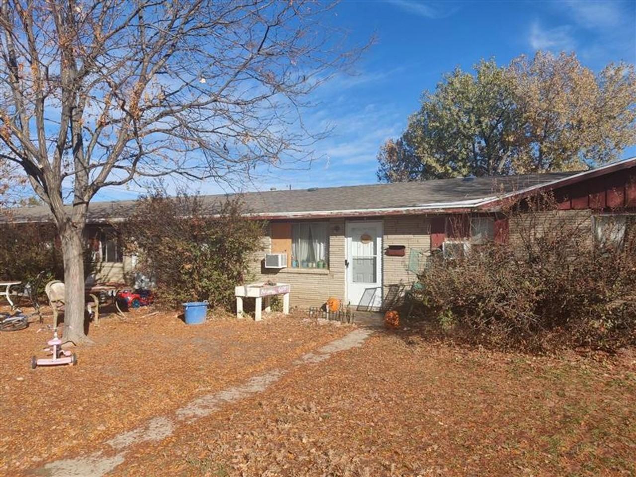 4912 S Iowa Ave - Photo 3 of 4