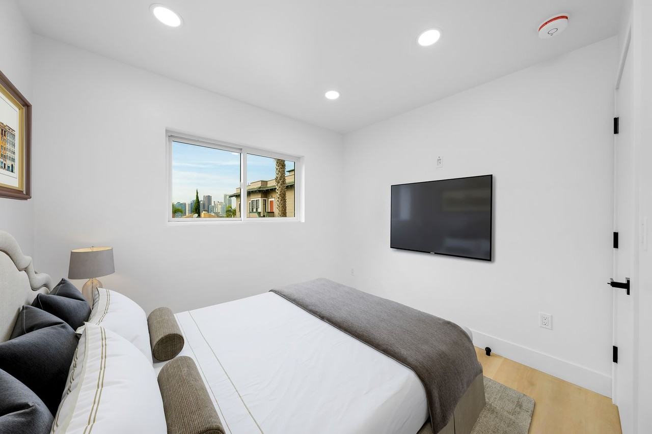 954 23rd St Apartments | Golden Hill – Near Downtown & Balboa Park - Photo 6 of 14