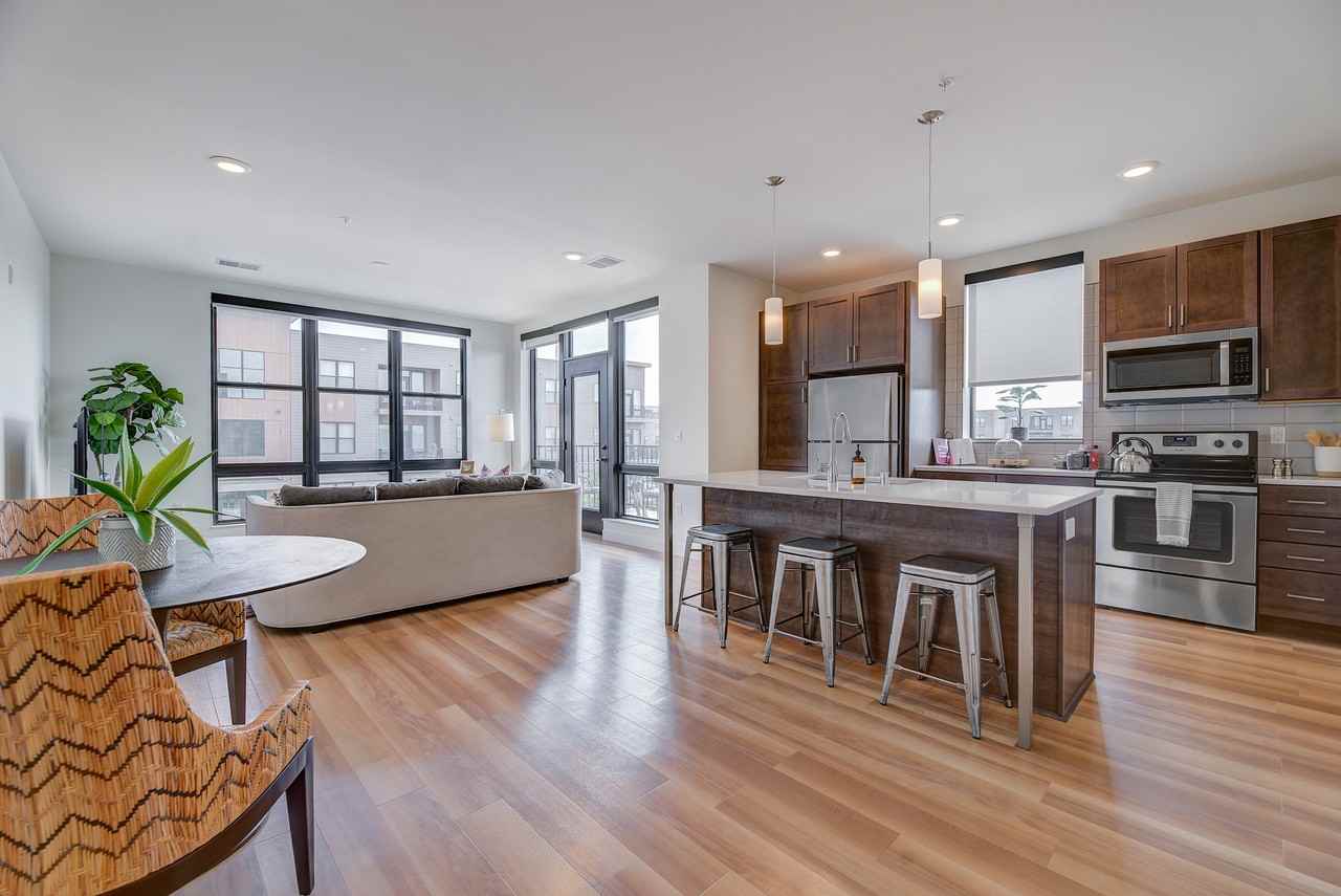 Statesman Apartments - Photo 5 of 36