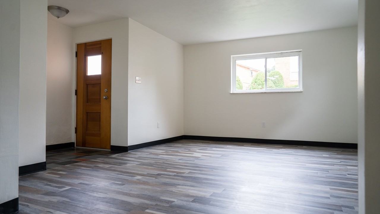 Eastwood Garden Apartments - Photo 4 of 21