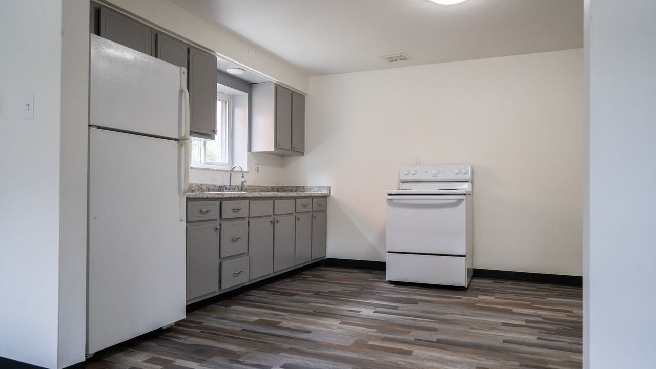 Eastwood Garden Apartments - Photo 5 of 21