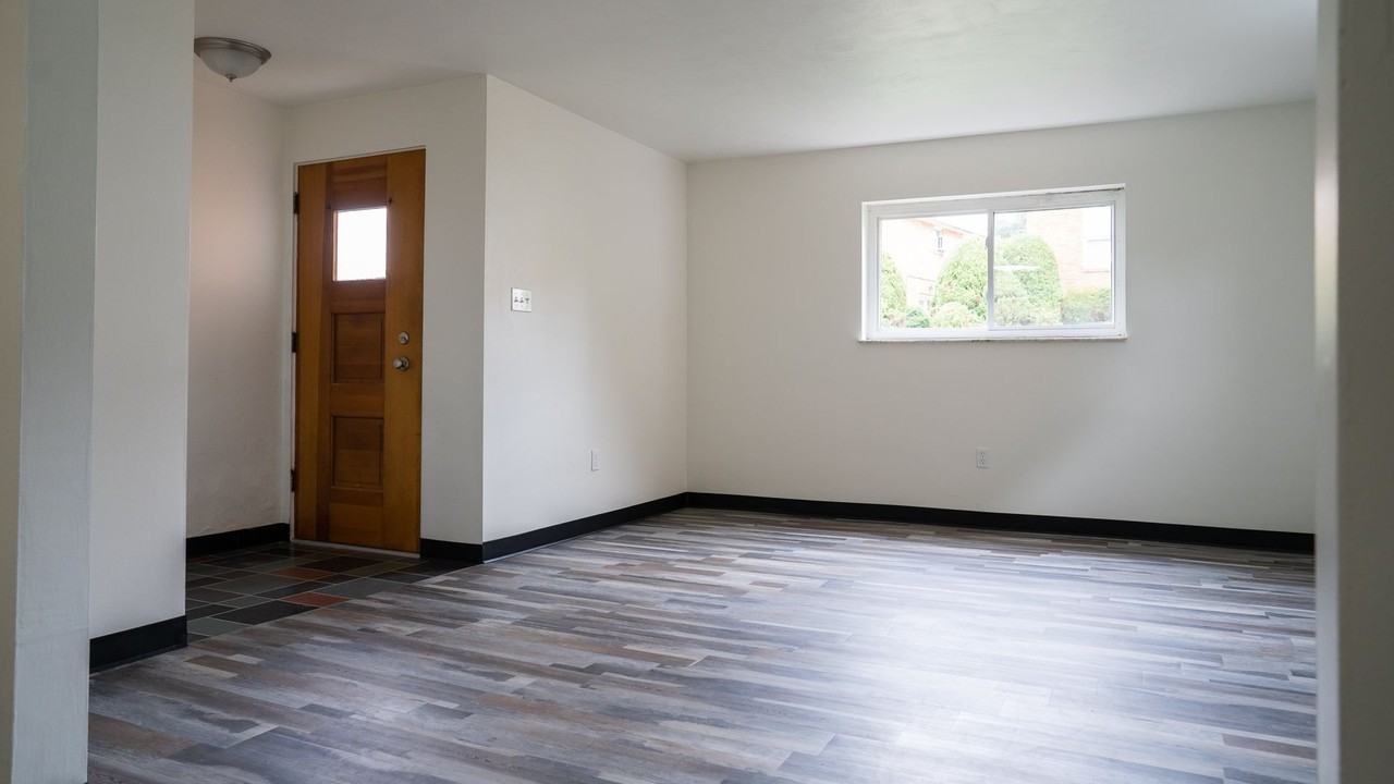 Eastwood Garden Apartments - Photo 3 of 21