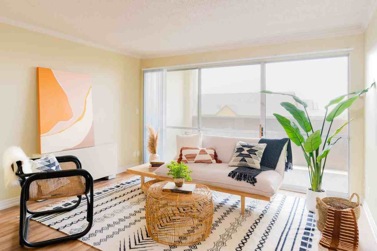 Irving Heights Apartments - Photo 2 of 50