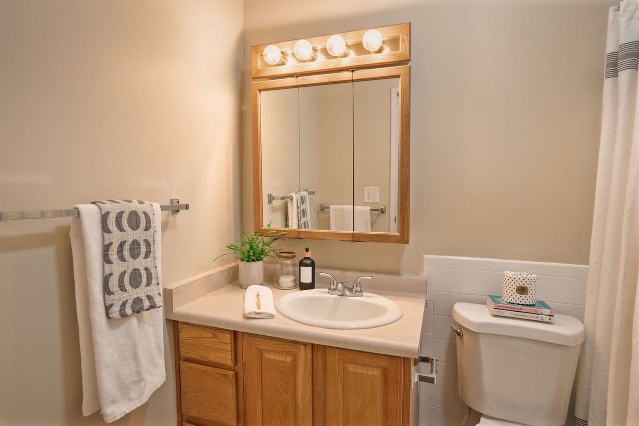 Irving Heights Apartments - Photo 7 of 50