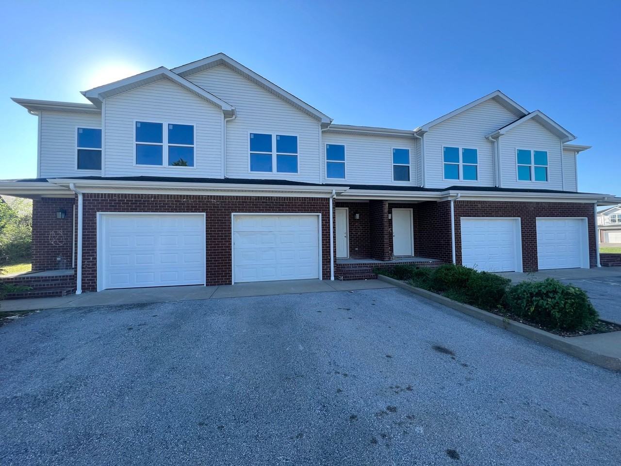 706 Village Creek Drive - Photo 2 of 3