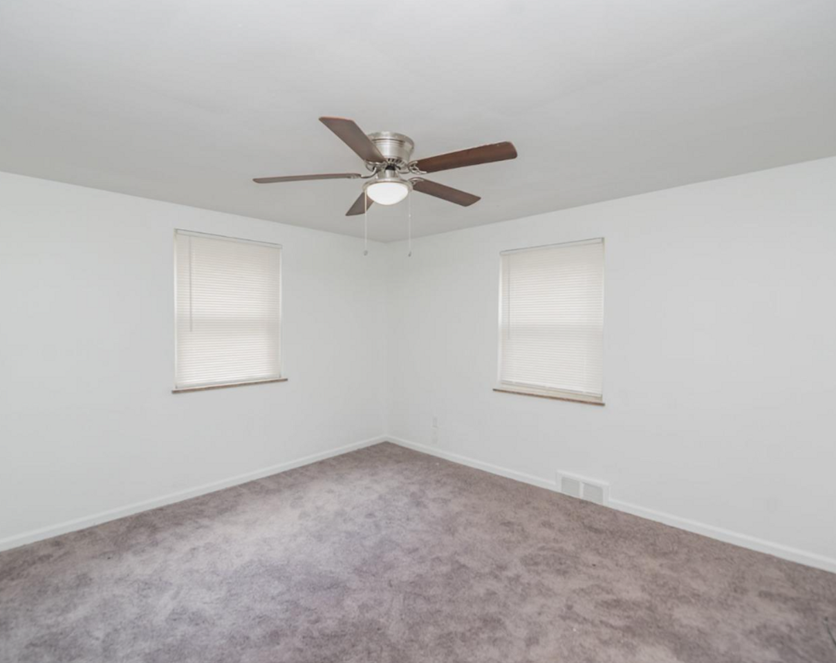 1974 Connecticut - Photo 3 of 10