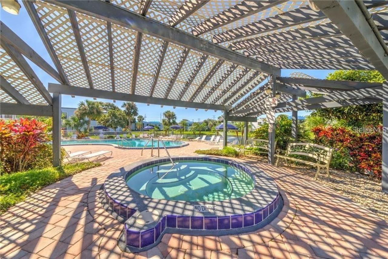 3638 Southpointe Dr - Photo 5 of 24