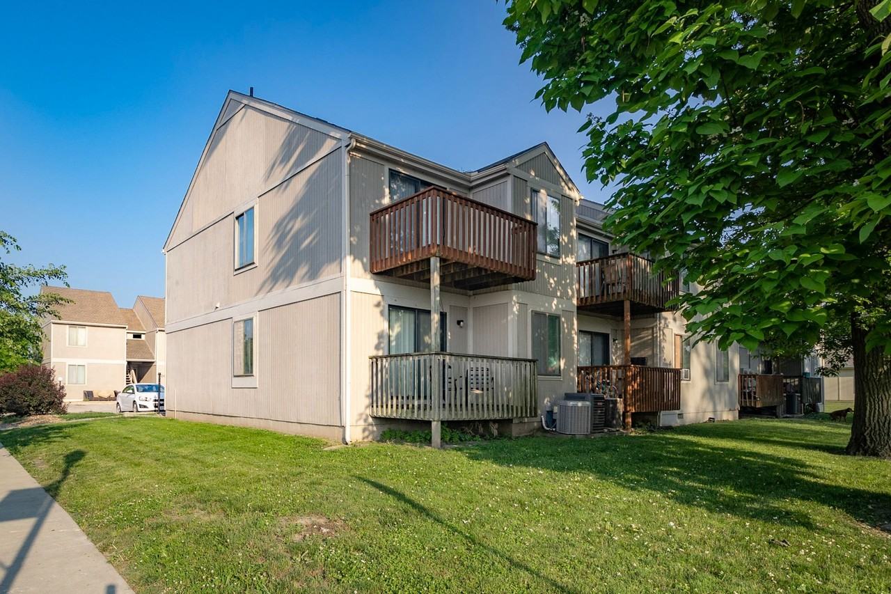 Cedarwood Apartments 213 - Photo 2 of 6