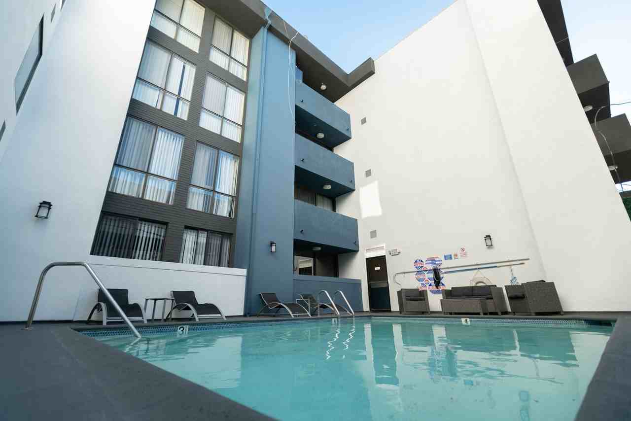 1223 Federal Ave - Photo 6 of 16