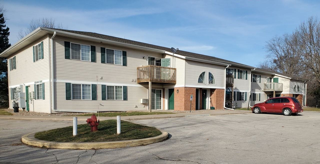 Oak Ridge Apartments - Photo 2 of 27