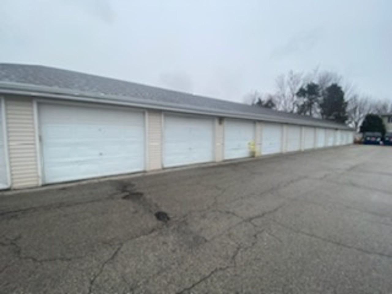 Oak Ridge Apartments - Photo 4 of 27