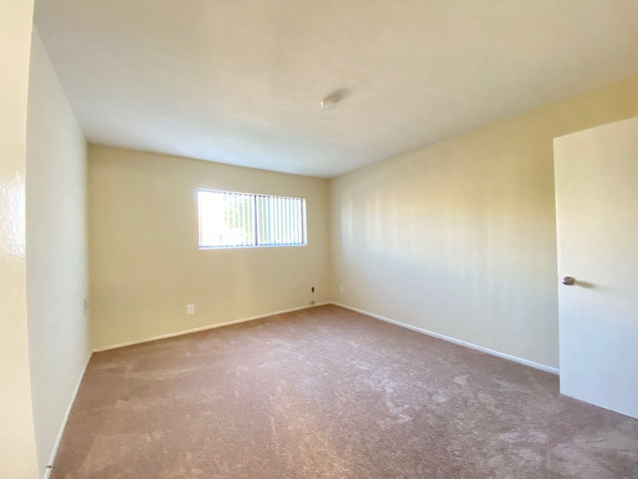 Royal Hazeltine Villas - Photo 5 of 17