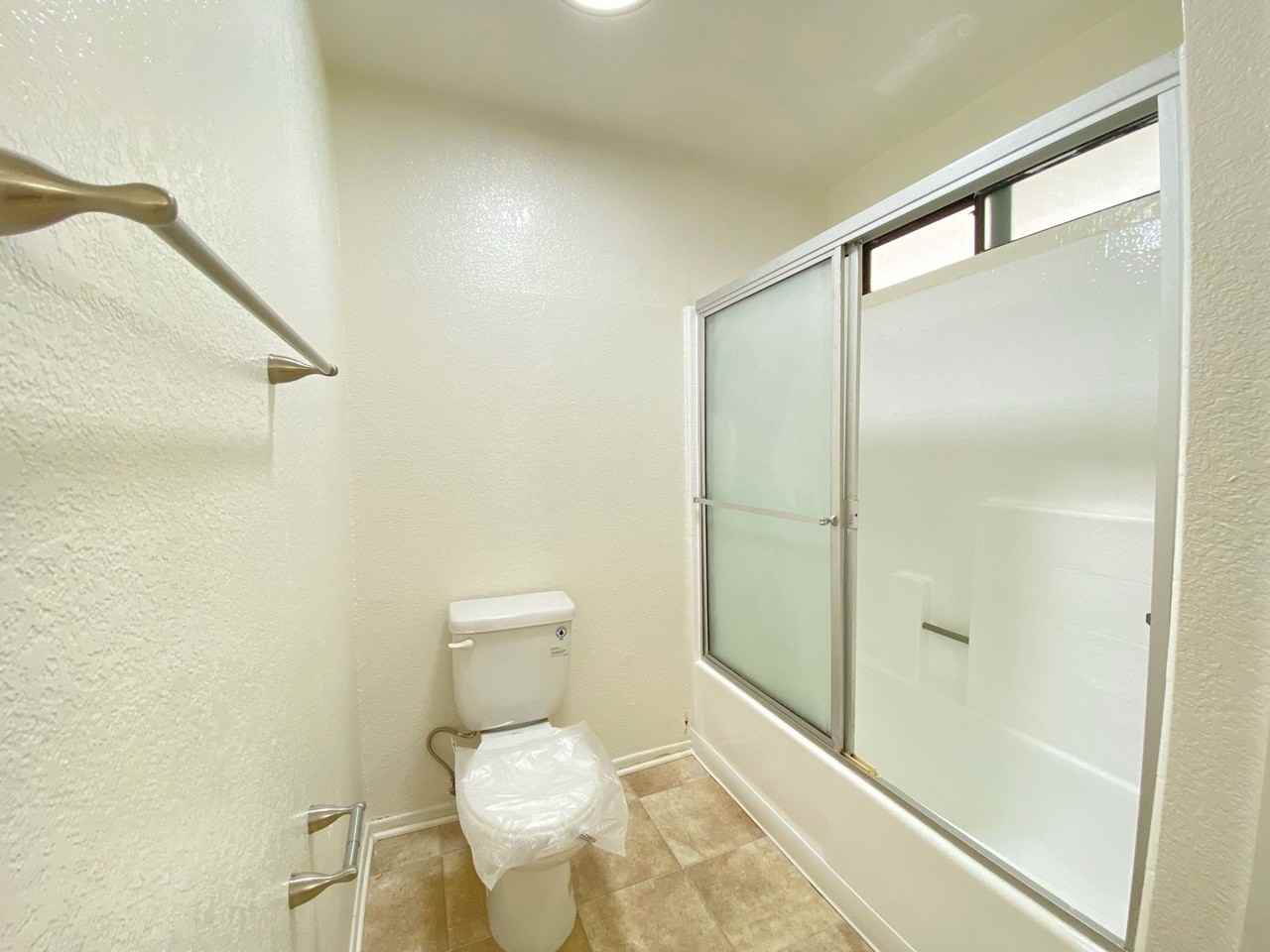 Royal Hazeltine Villas - Photo 7 of 17